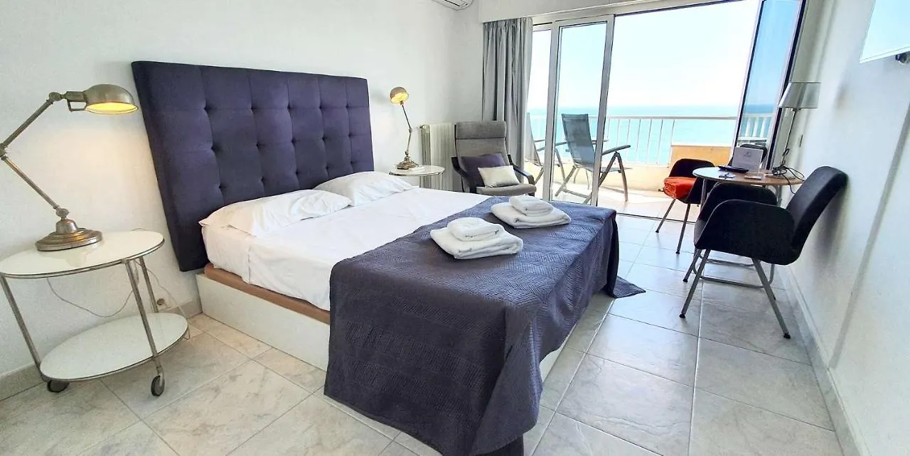 Diana 808 South-Facing Beachfront Studio With Amazing Sea Views ماربيا إسبانيا